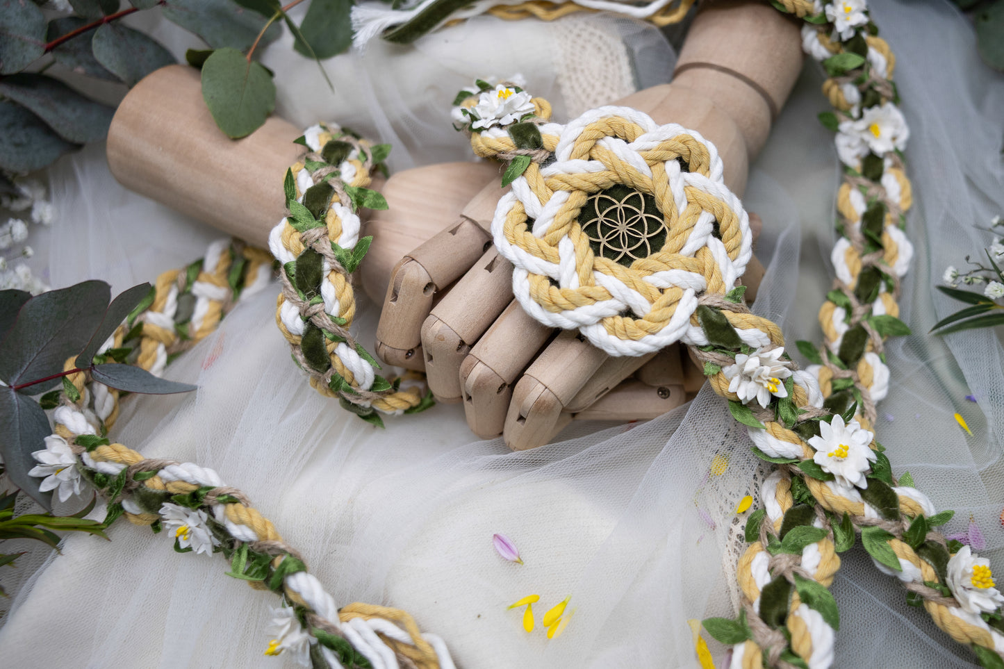 Daisy Knot