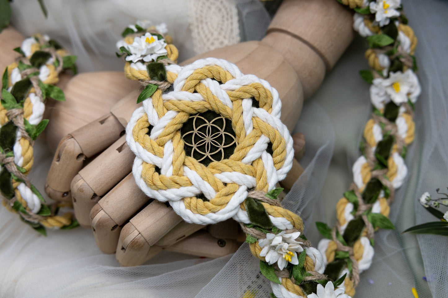 Daisy Knot