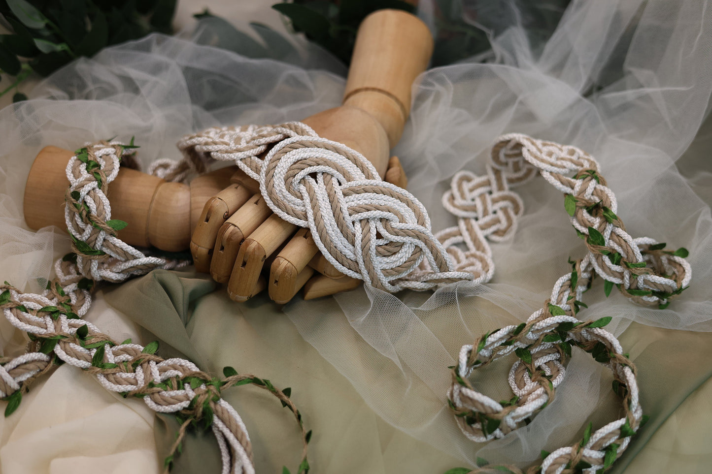 Nine Knot Natural White and Leafy