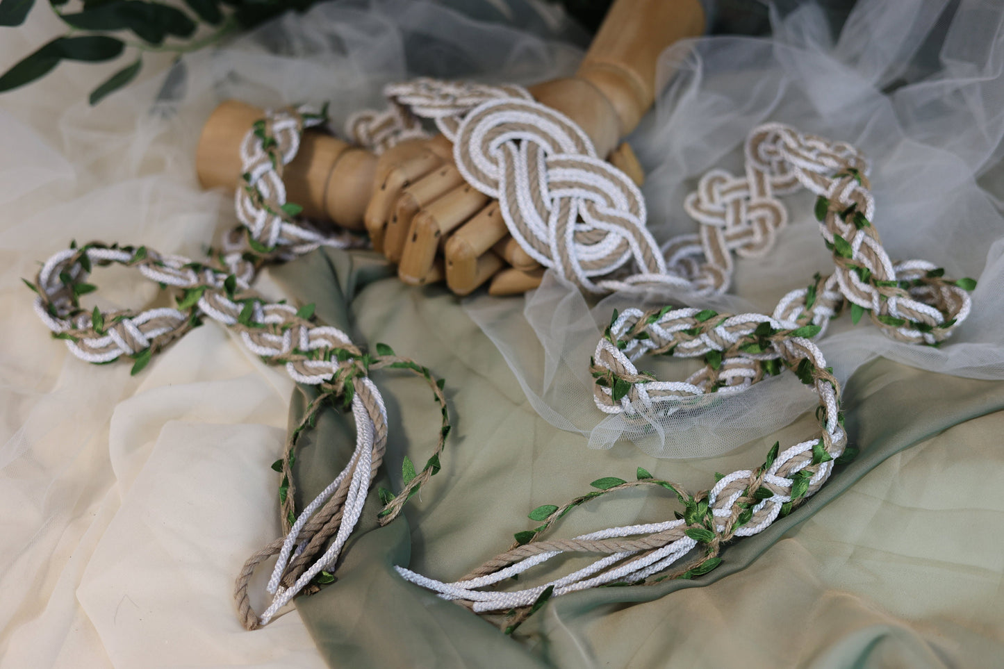 Nine Knot Natural White and Leafy