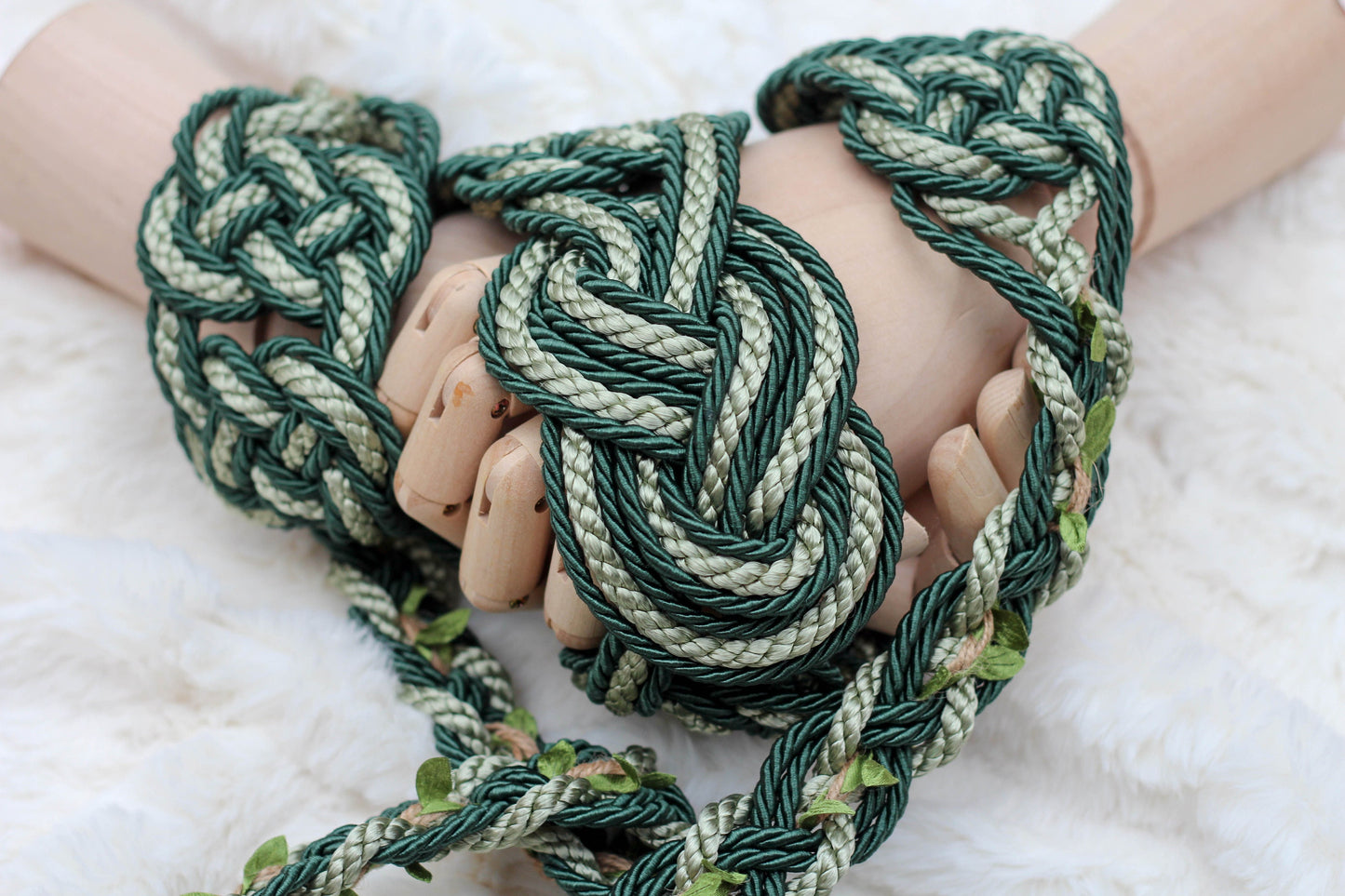 Nine Knot - Leafy Green