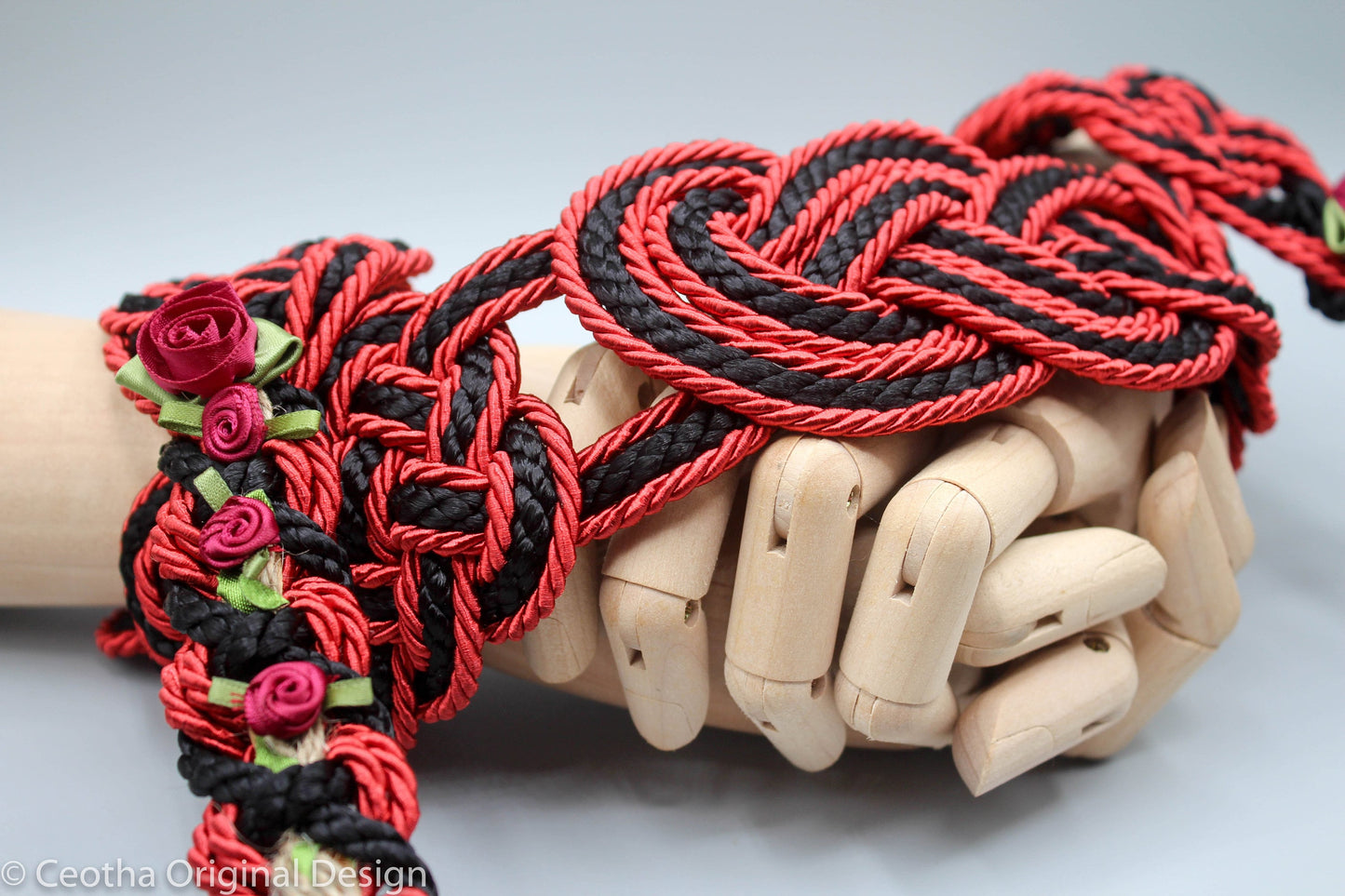 Nine Knot - Bright Rose