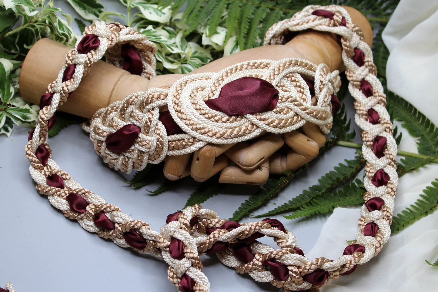Nine Knot Prestige - Taupe & Burgundy