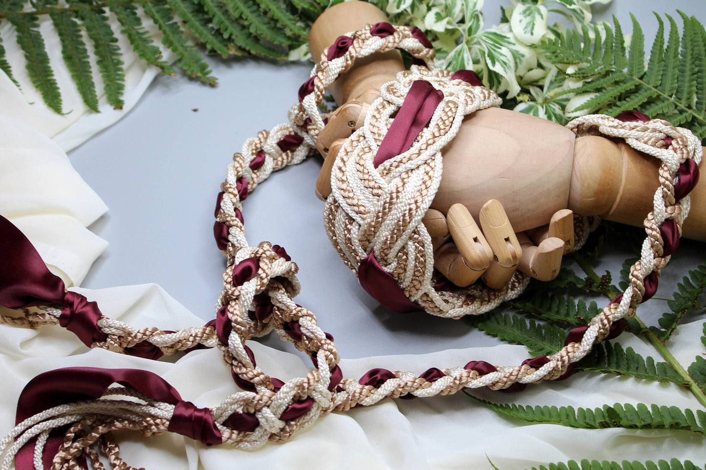Nine Knot Prestige - Taupe & Burgundy