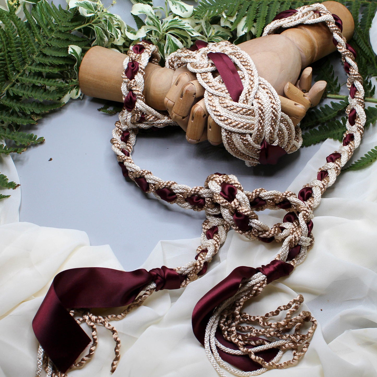 Nine Knot Prestige - Taupe & Burgundy