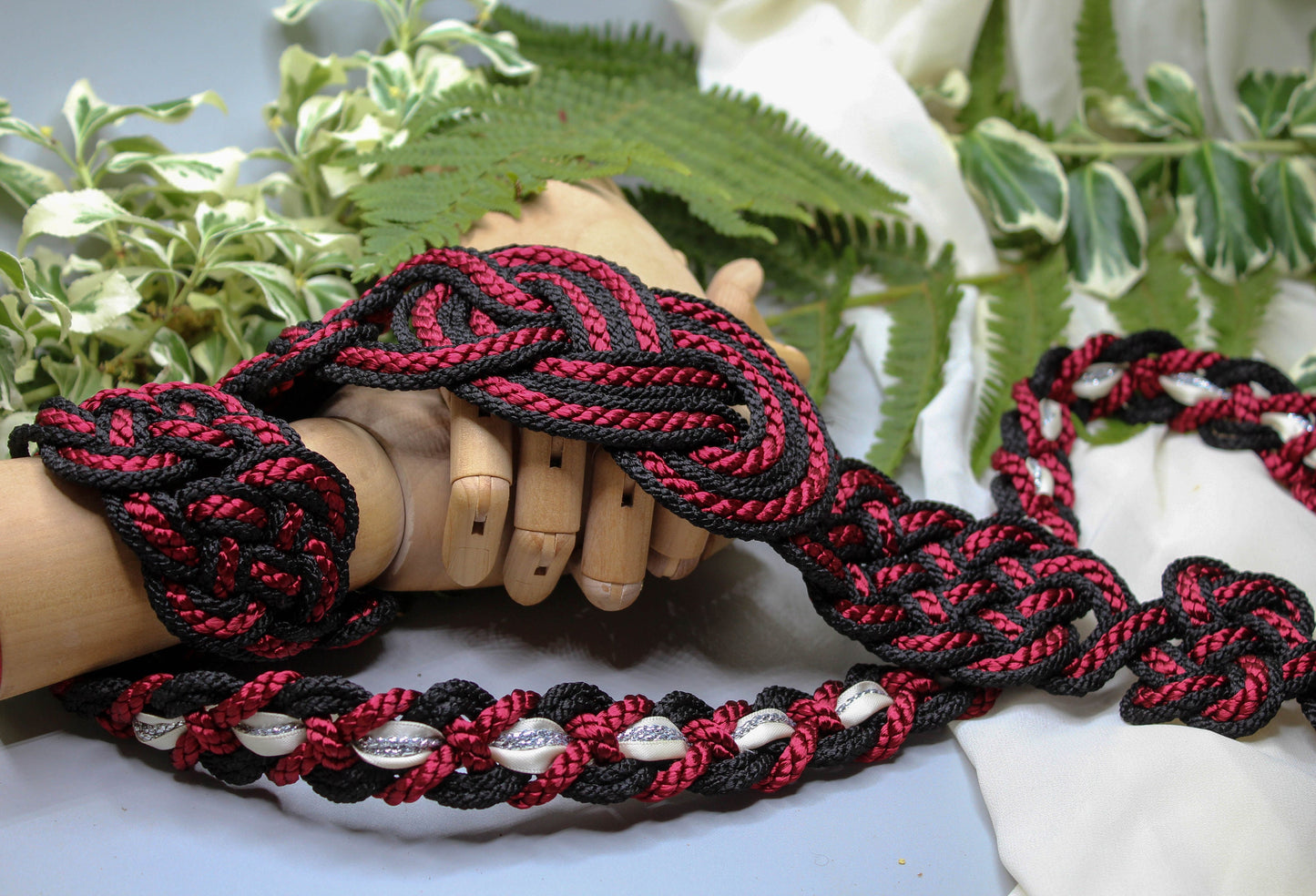 Nine Knot - Dark Red