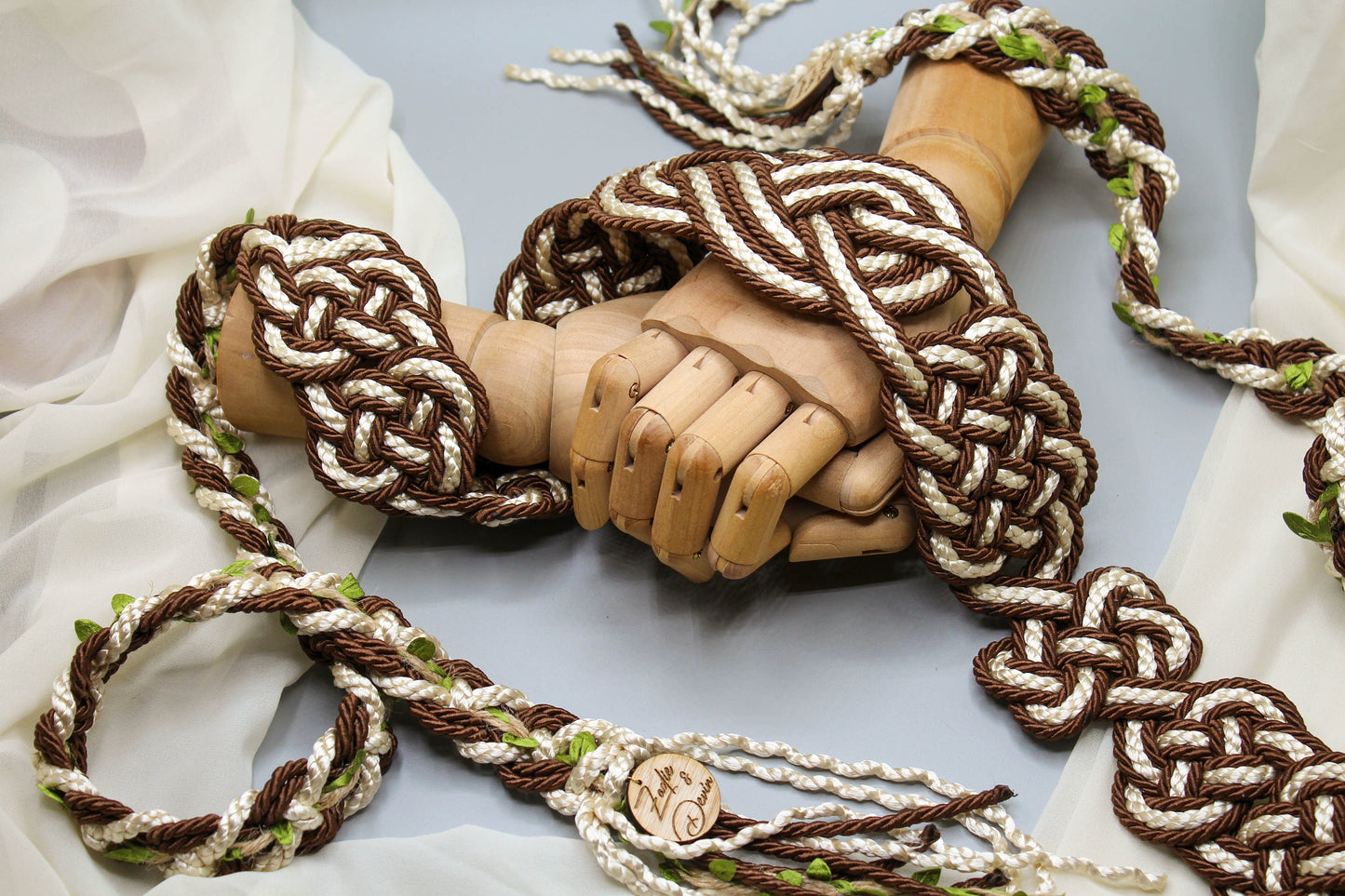 Nine Knot - Ivory Brown