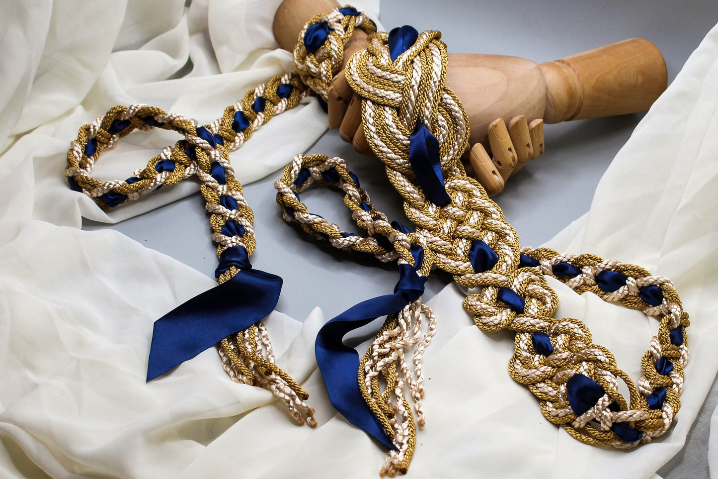 Nine Knot Prestige - Gold and Navy
