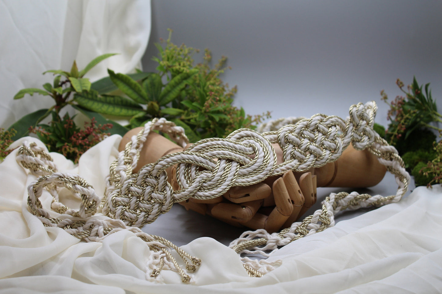 Nine Knot - Textured Gold