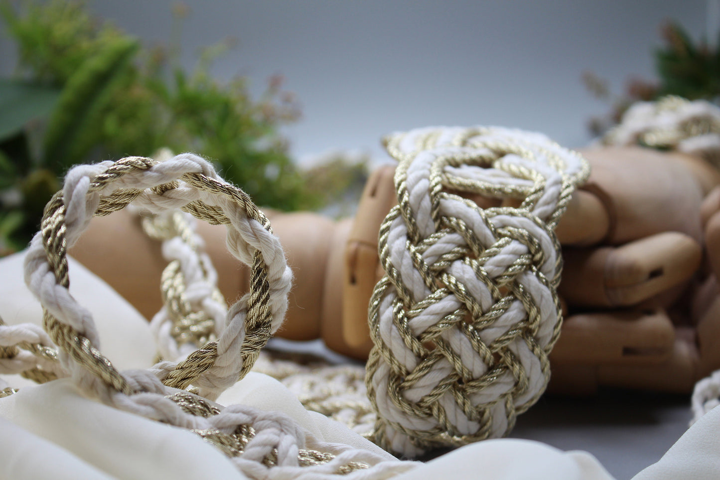 Nine Knot - Textured Gold