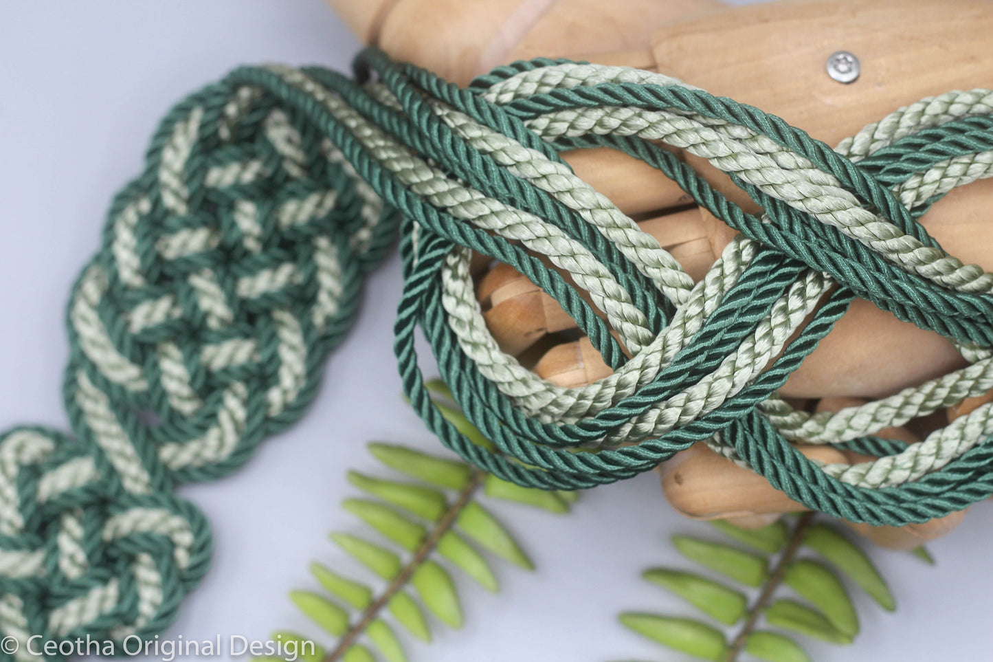 Nine Knot Infinity Tie - Leafy Green